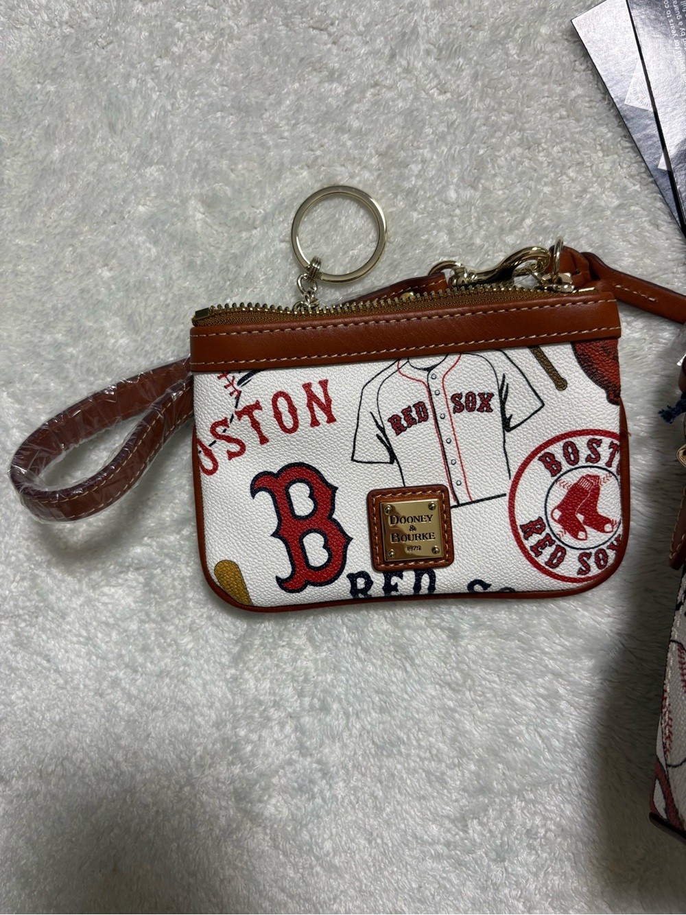 Dooney & Bourke White Red Navy MLB Boston Red Sox Print Crossbody with Wristlet - Picture 3 of 9